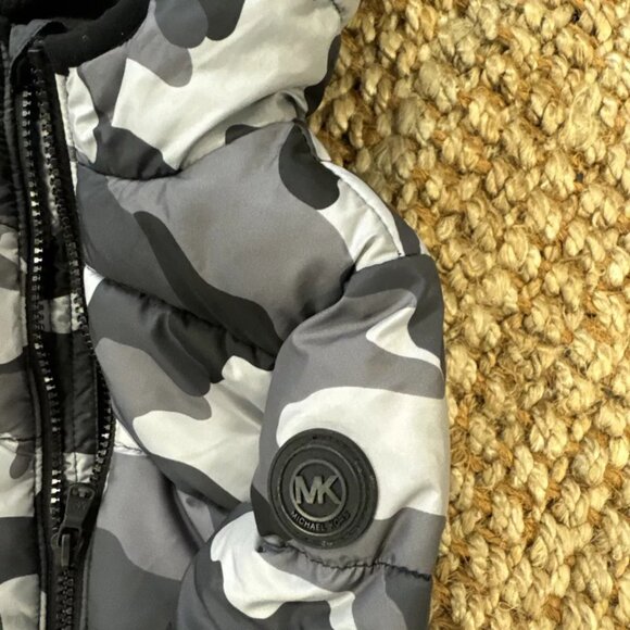 Michael Kors Black Camo Puffer Infant Snowsuit Size 0-6 Months - Picture 4 of 7